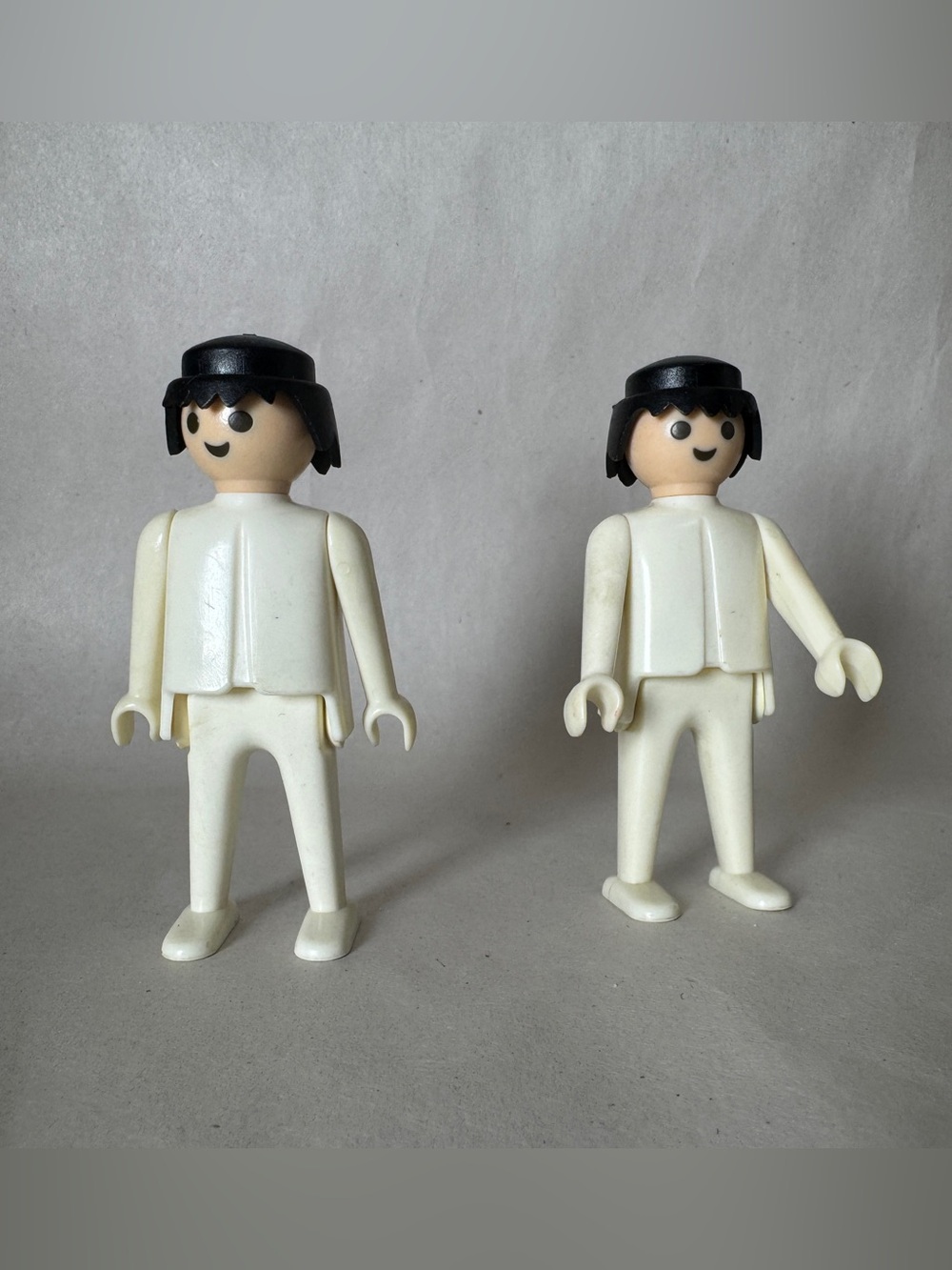 2 Pack Geobra Playmobil Action Figure 1974 Vintage White & Black Plastic. Notes